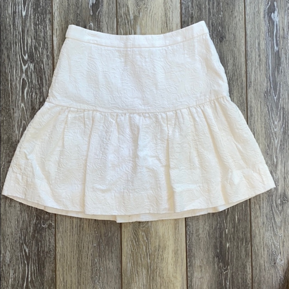 Like new Jcrew skirt with beautiful detailing!